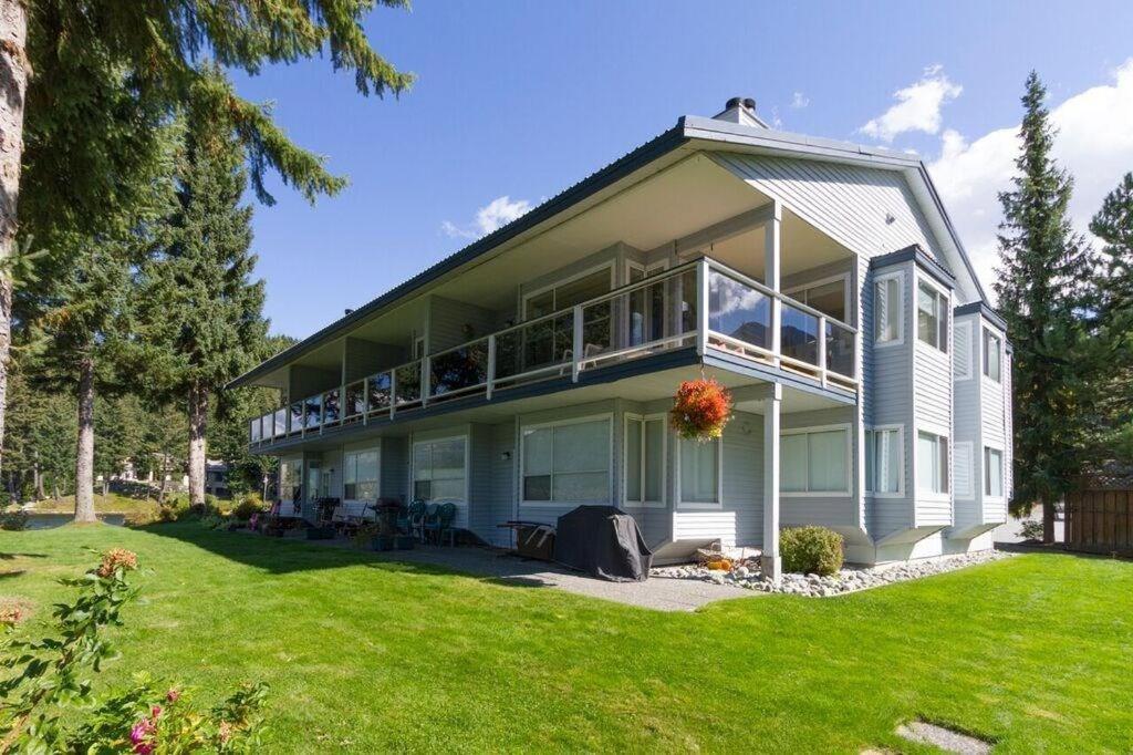 Lakefront Oasis By Harmony Whistler Exterior photo