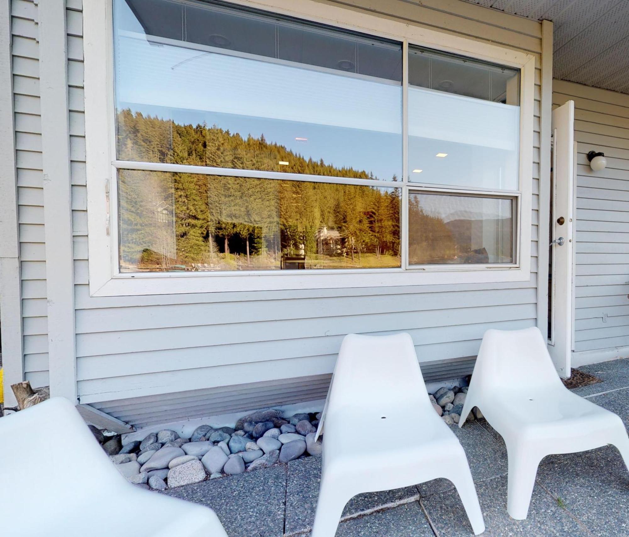 Lakefront Oasis By Harmony Whistler Exterior photo